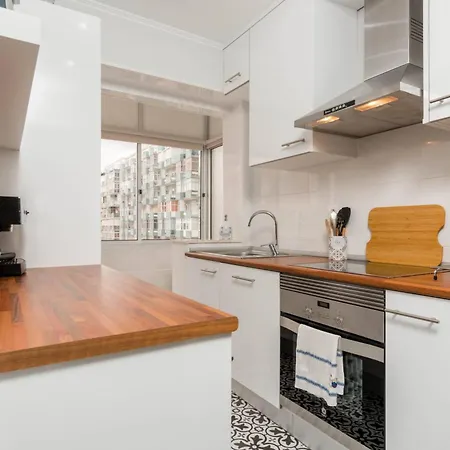 Apartman Lovely 2 Bedroom In Caparica