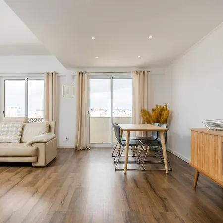 Lovely 2 Bedroom In Caparica Apartman *