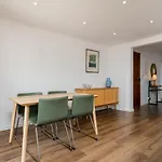 Lovely 2 Bedroom In Caparica * ألمادا