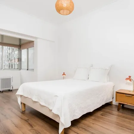 Lovely 2 Bedroom In Caparica * 阿尔马达
