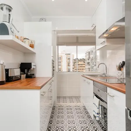 公寓 Lovely 2 Bedroom In Caparica