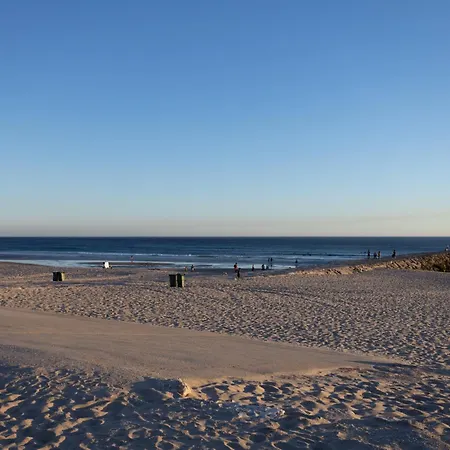 公寓 Lovely 2 Bedroom In Caparica