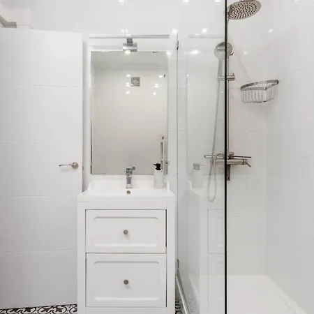Apartamento Lovely 2 Bedroom In Caparica *