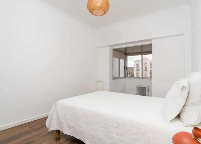 דירה Lovely 2 Bedroom In Caparica אלמאדה