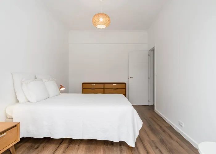 דירה Lovely 2 Bedroom In Caparica אלמאדה