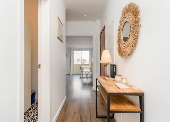 Lovely 2 Bedroom In Caparica *
