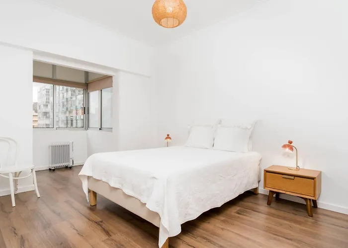 דירה Lovely 2 Bedroom In Caparica אלמאדה